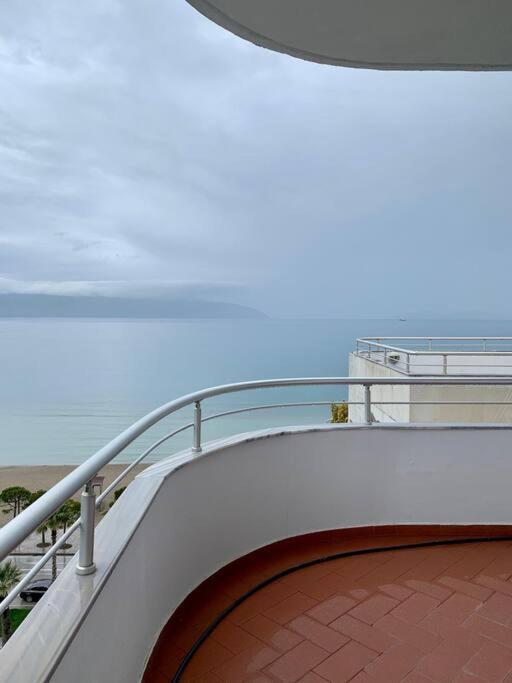 Apartament Stunning, Spacious, Beachfront In Wlora