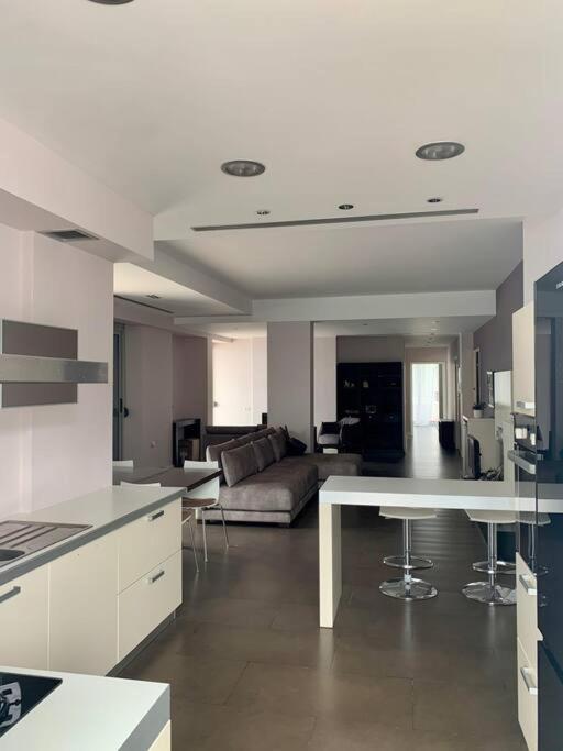 Apartament Stunning, Spacious, Beachfront In Wlora