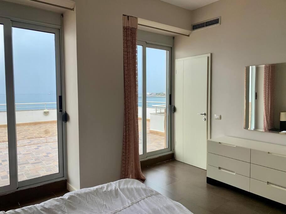 Stunning, Spacious, Beachfront In Apartament Wlora