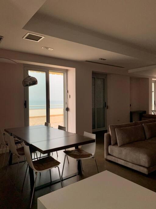 Stunning, Spacious, Beachfront In *