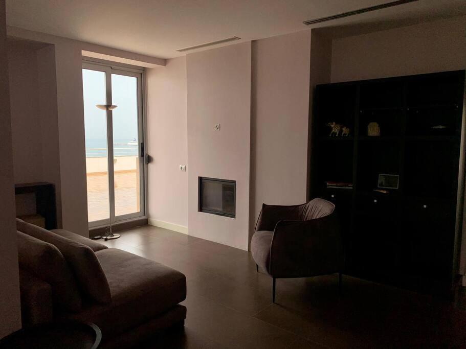 Stunning, Spacious, Beachfront In Apartament