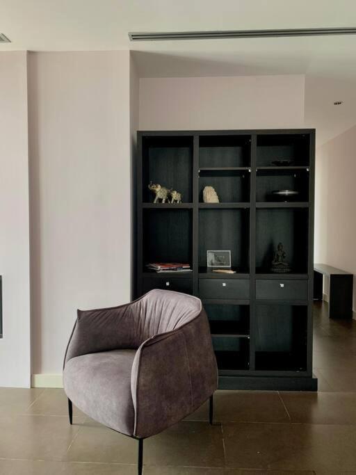 Stunning, Spacious, Beachfront In Wlora